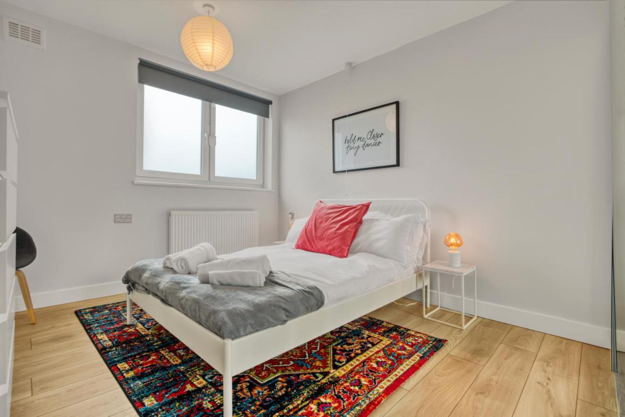 Homely 1Bed Apartment Vauxhall Londres Extérieur photo